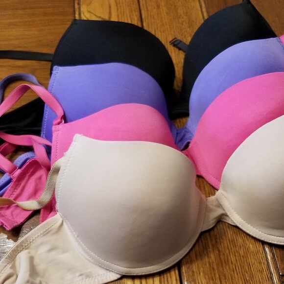 Women's bras - Picture 1 of 3